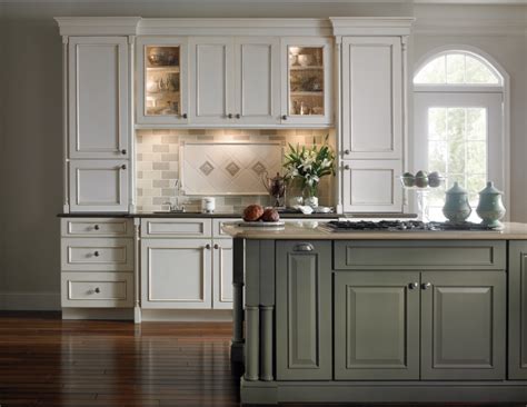 are yorktown cabinets better quality than decora cabinets